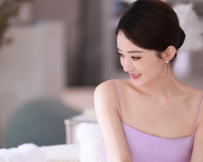 Triệu Lệ Dĩnh với tạo hình mới trong buổi chụp quảng cáo