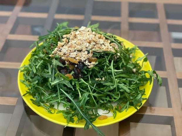 Một bữa ăn chay nhẹ nhàng với ngũ cốc, rau xanh của Hiền Thục.