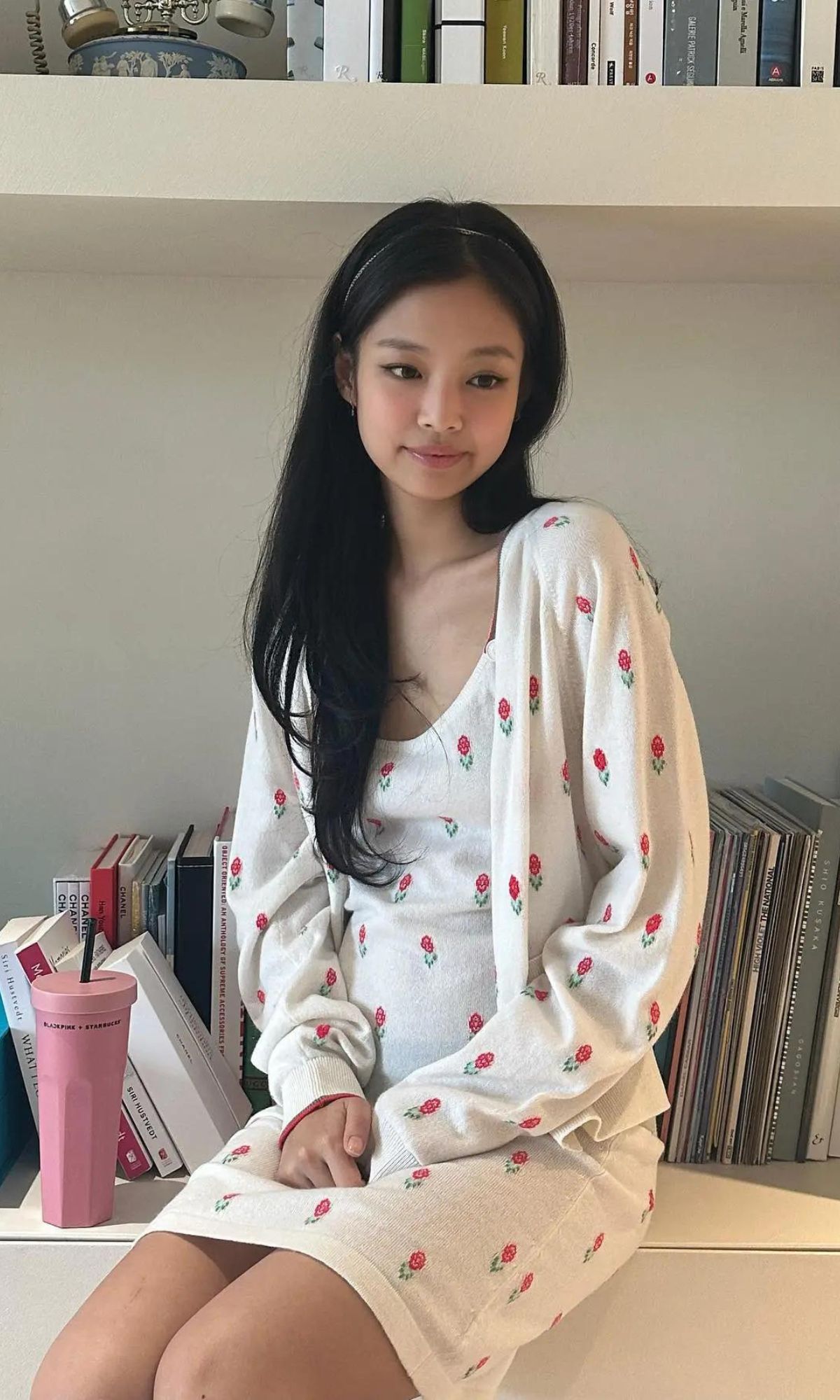 Mặc trang phục màu trắng đẹp và sang như Jennie với 10 công thức 
