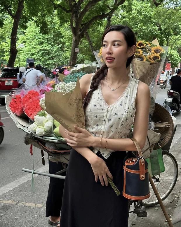 Đầu thu, dàn Hoa - Á hậu thi nhau lên đồ ''sống ảo'' giúp chị em có nhiều gợi ý nâng tầm phong cách.