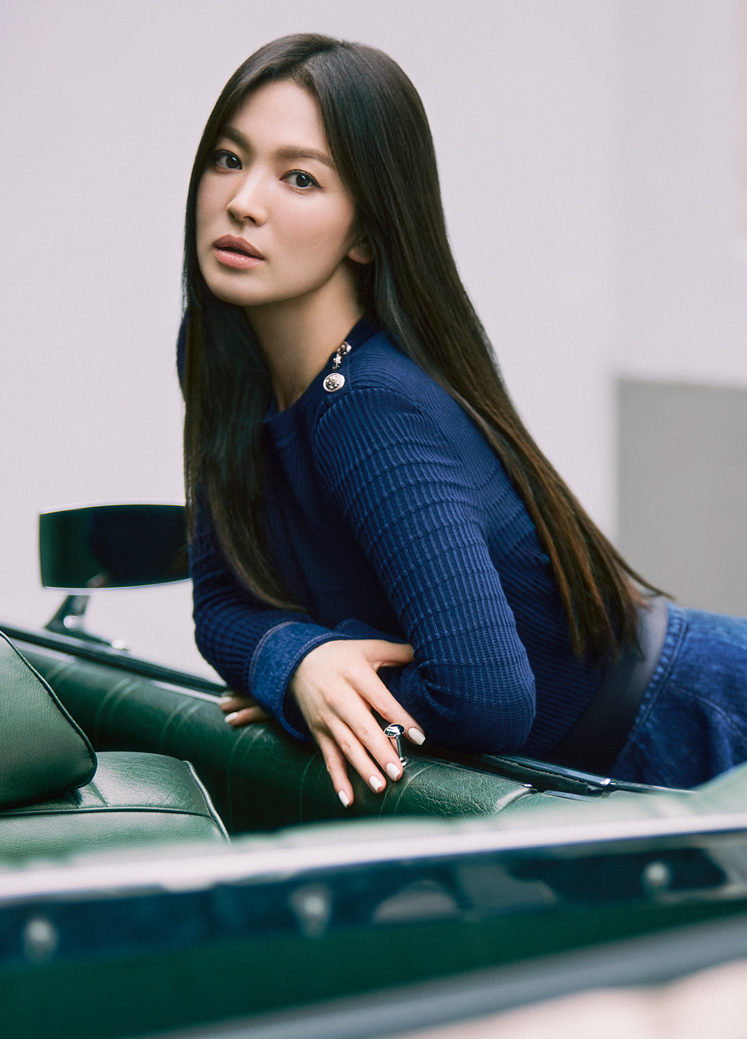 Song Hye Kyo hoá quý cô sang trọng