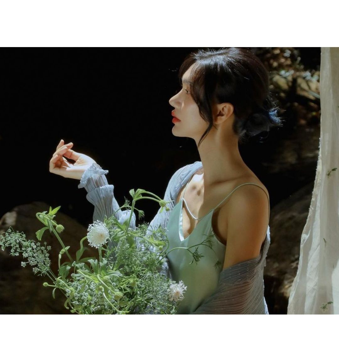 Phong cách thời trang đơn giản mà dịu dàng của Lynk Lee