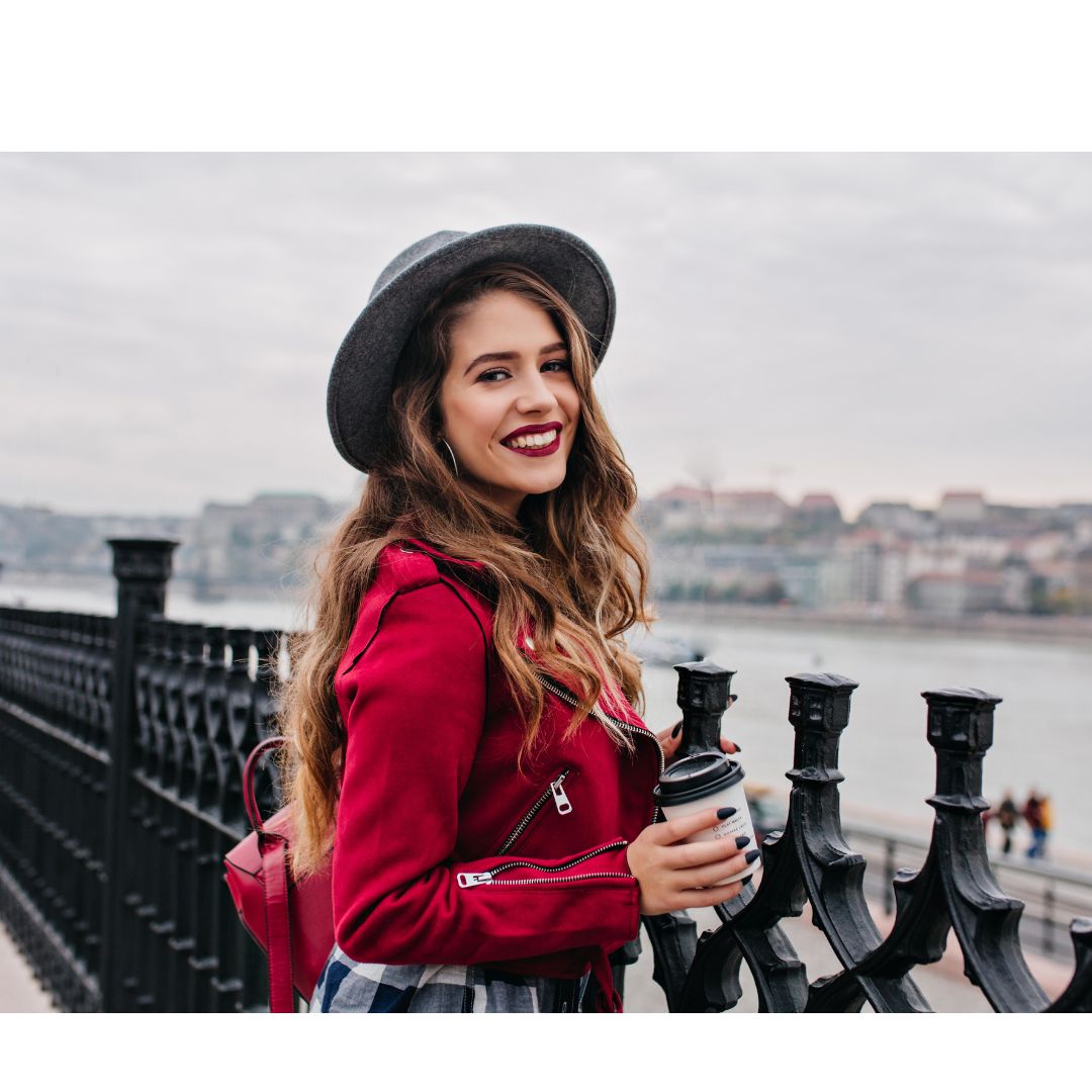 Giải mã vẻ đẹp cuốn hút của phụ nữ Pháp