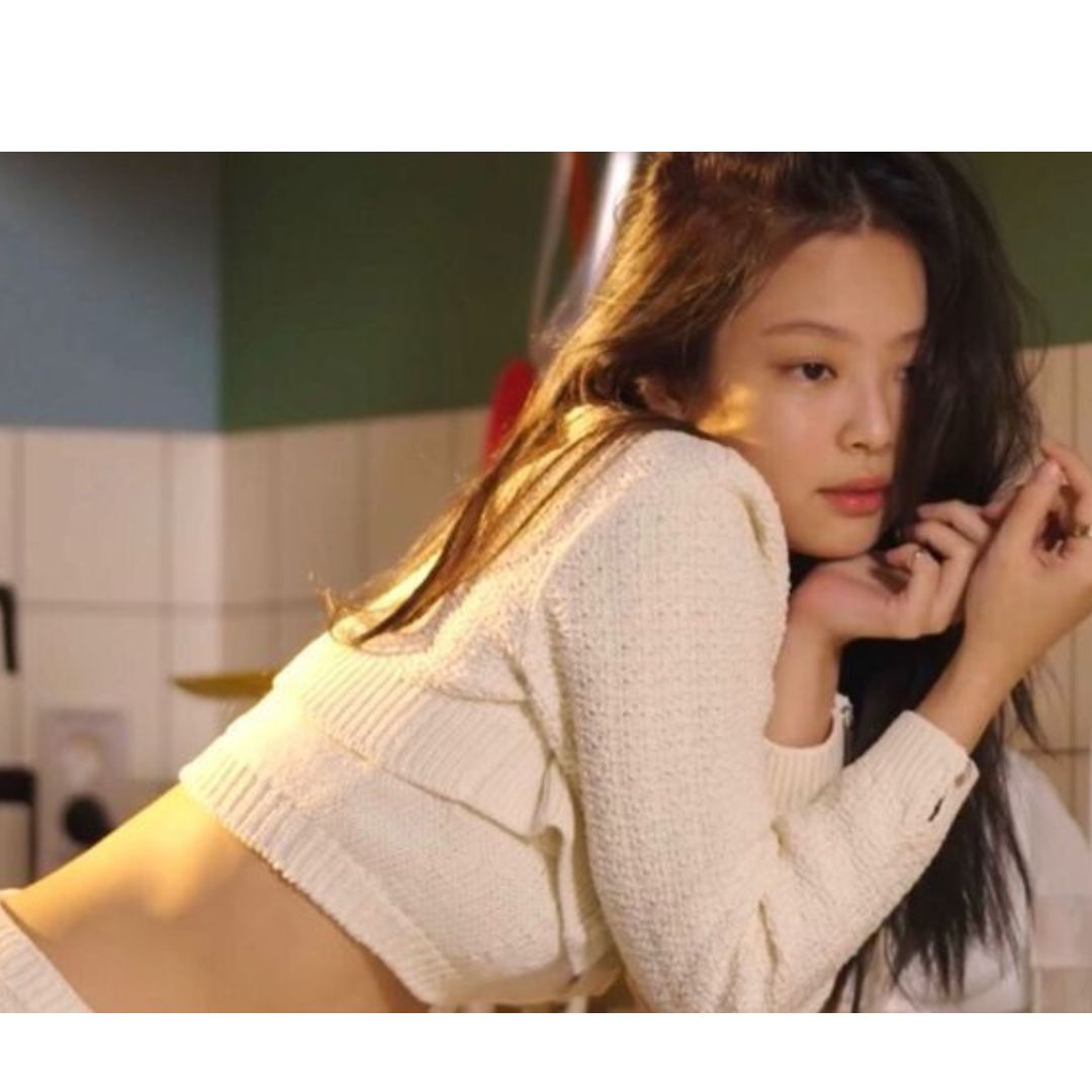 Sau 8 năm ra mắt, Jennie vẫn duy trì vóc dáng hoàn hảo, thon gọn