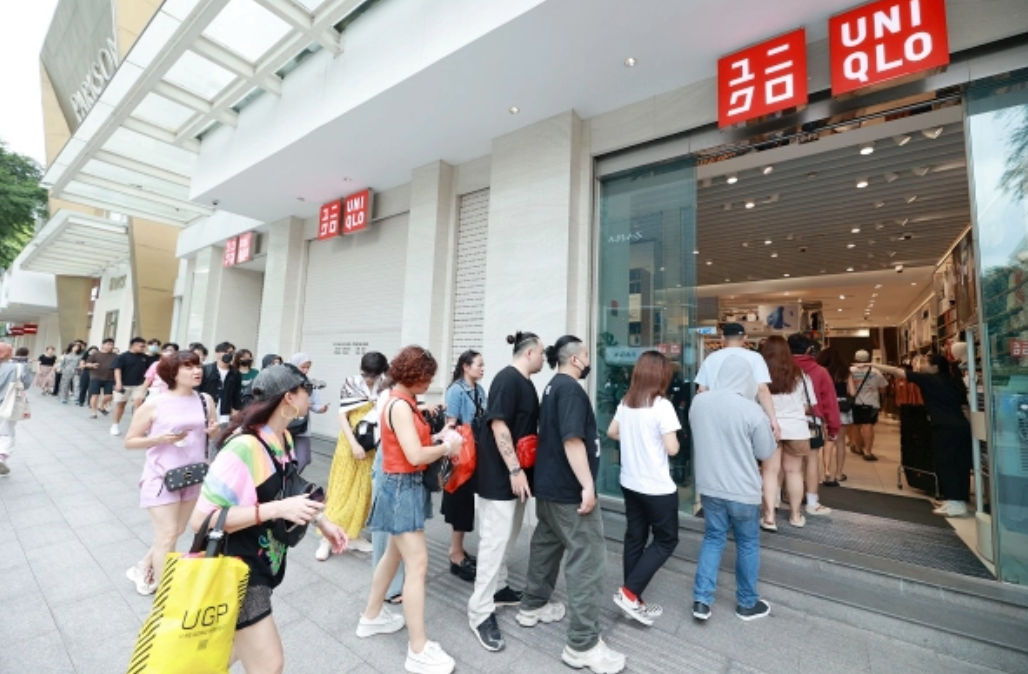 Những lần hợp tác của các ''ông lớn'' trong làng thời trang