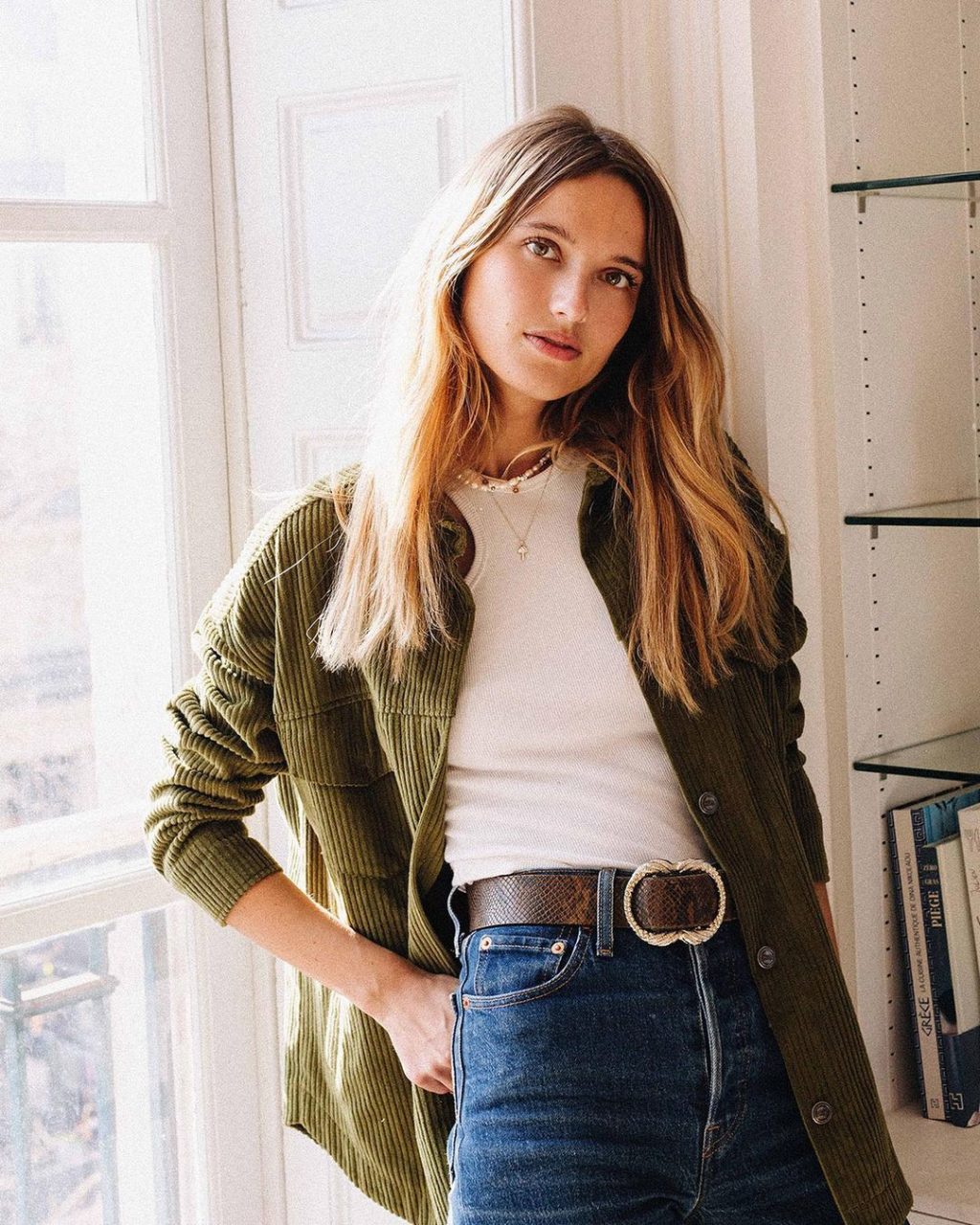 Phong cách như những cô gái Pháp cùng kiểu tóc mái rèm. Ảnh: Instagram @philoucelaries.