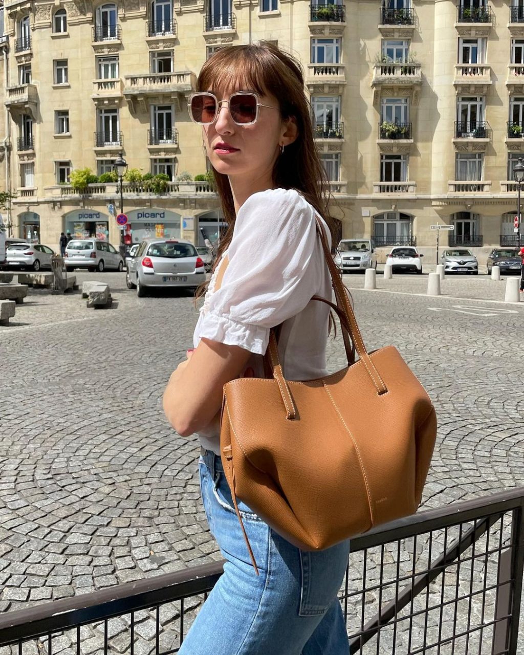 Kiểu tóc ưa chuộng của cô gái Pháp. Ảnh: Instagram @frenchgirldaily