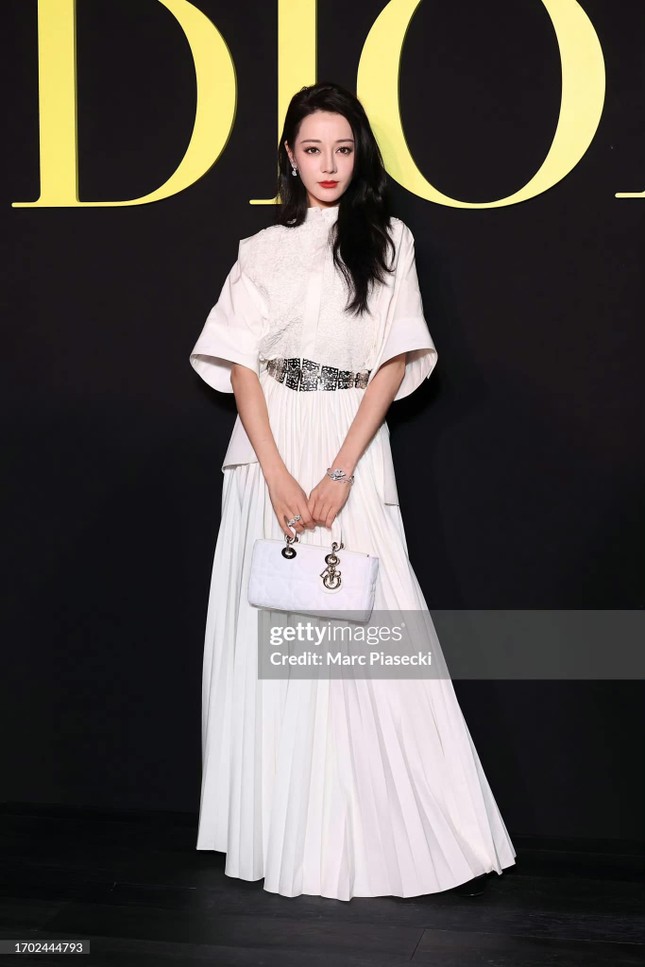 Địch Lệ Nhiệt Ba đúng là rất xinh đẹp, thanh nhã, nhưng cô lại không có đột phá.