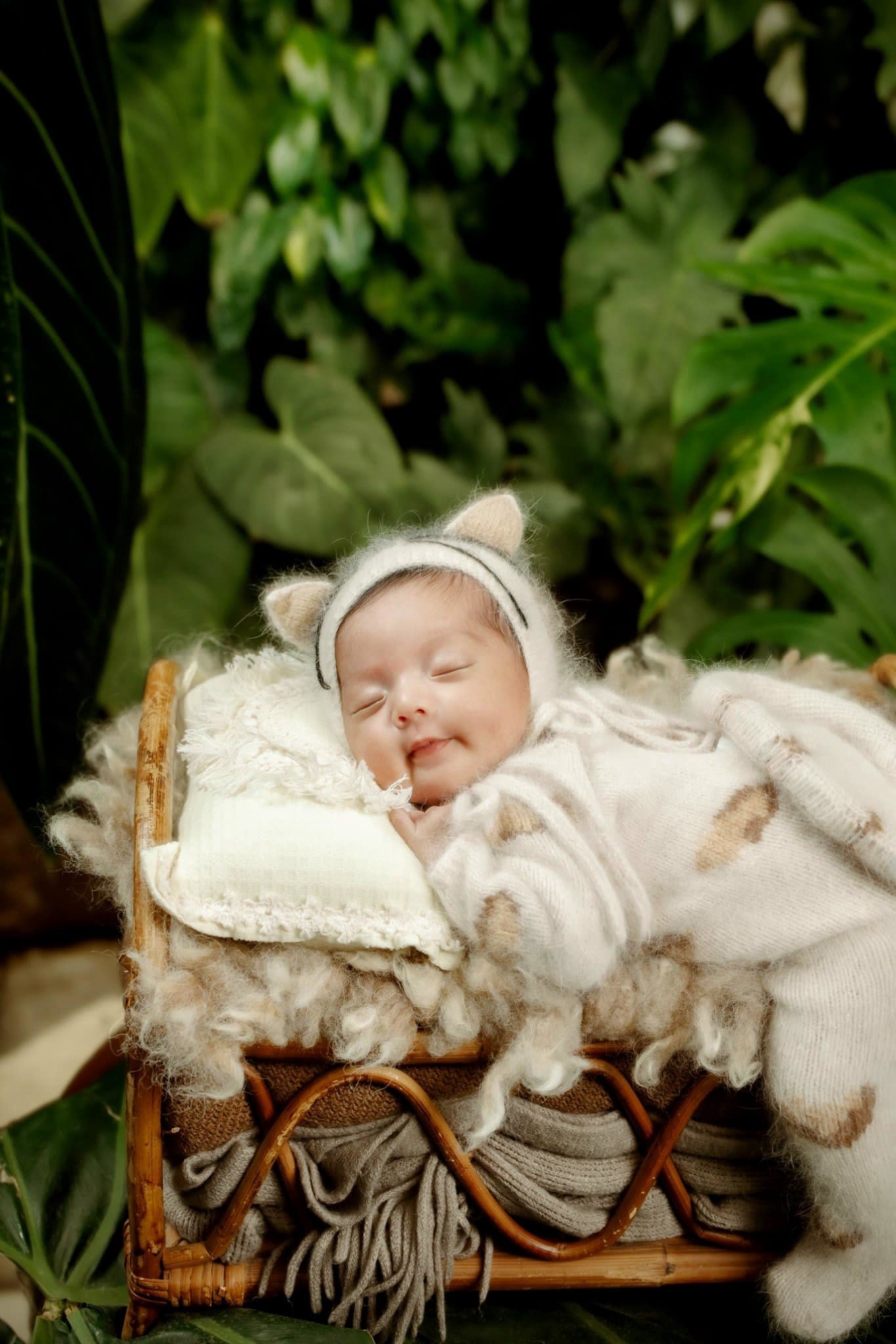 Bé Lisa nhà Khánh Thi - Phan Hiển được khen xinh như thiên thần