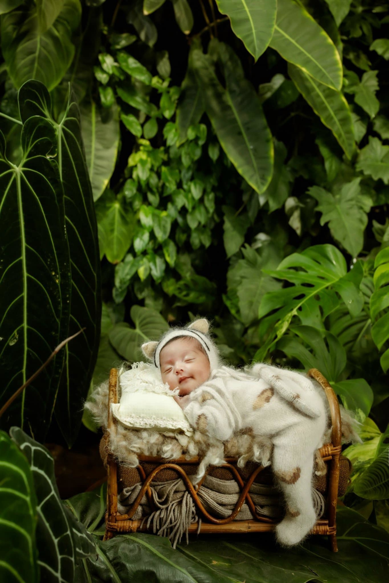 Bé Lisa nhà Khánh Thi - Phan Hiển được khen xinh như thiên thần