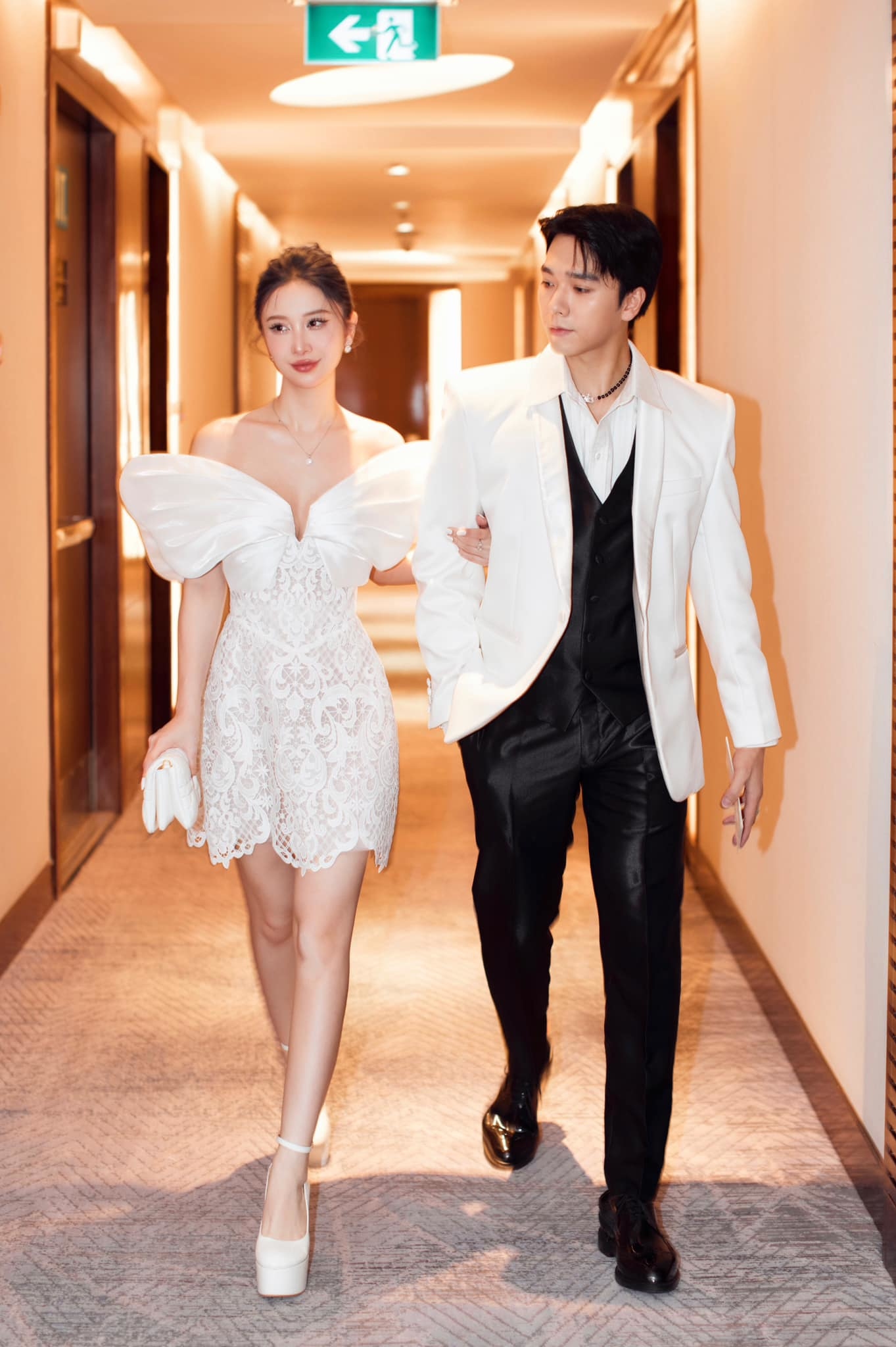 Jun Vũ góp mặt trong sự kiện và mặc ton sur ton cùng 'bạn trai tin đồn' Hải Nam.