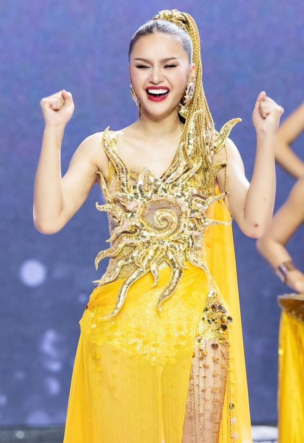 Khoảnh khắc Thu Trang được gọi tên giành chiến thắng. Ảnh: The New Mentor