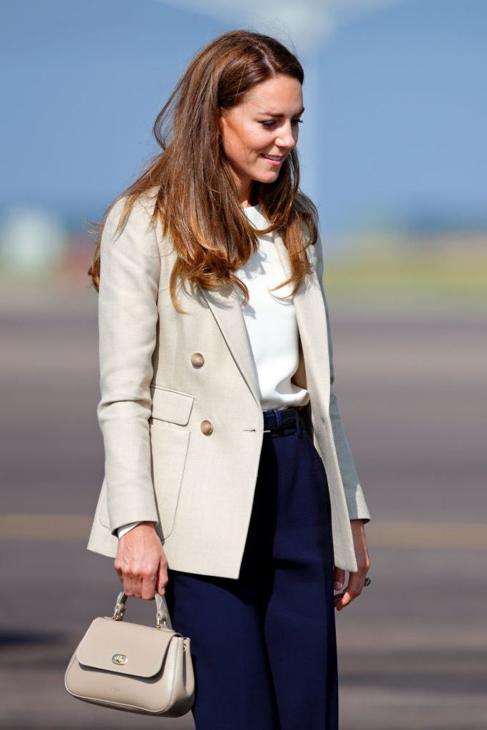 Bộ sưu tập blazer đa sắc màu của Vương phi Kate
