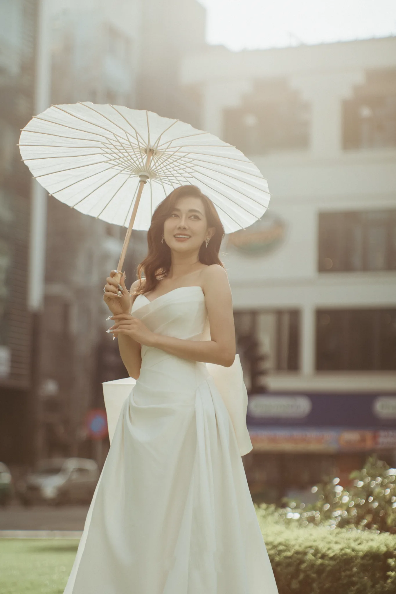 Vốn có tính cách vui vẻ, Phương Lan không chụp ảnh cưới theo các concept cầu kỳ mà thích bắt những khoảnh khắc tự nhiên của mình và nửa kia.