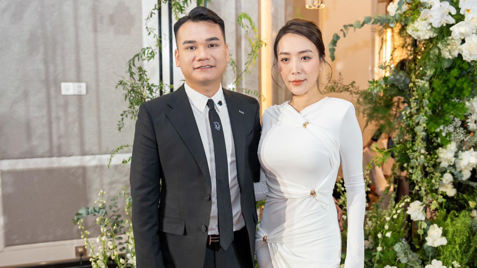 Vợ chồng Khắc Việt dự cưới Doãn Hải My - Văn Hậu