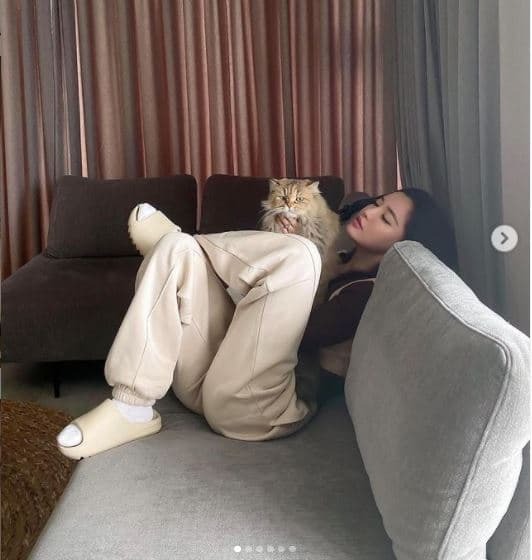 Bích Phương ở căn hộ cao cấp bậc nhất Sài thành, thiết kế đơn giản những vẫn có điểm cực trendy - Ảnh 5