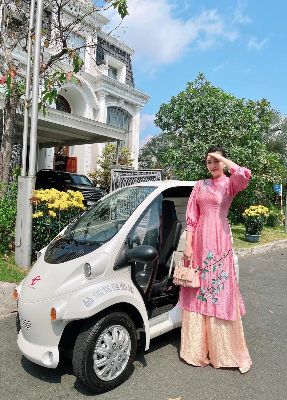 Nhà sao làm dâu hào môn - Ảnh 1