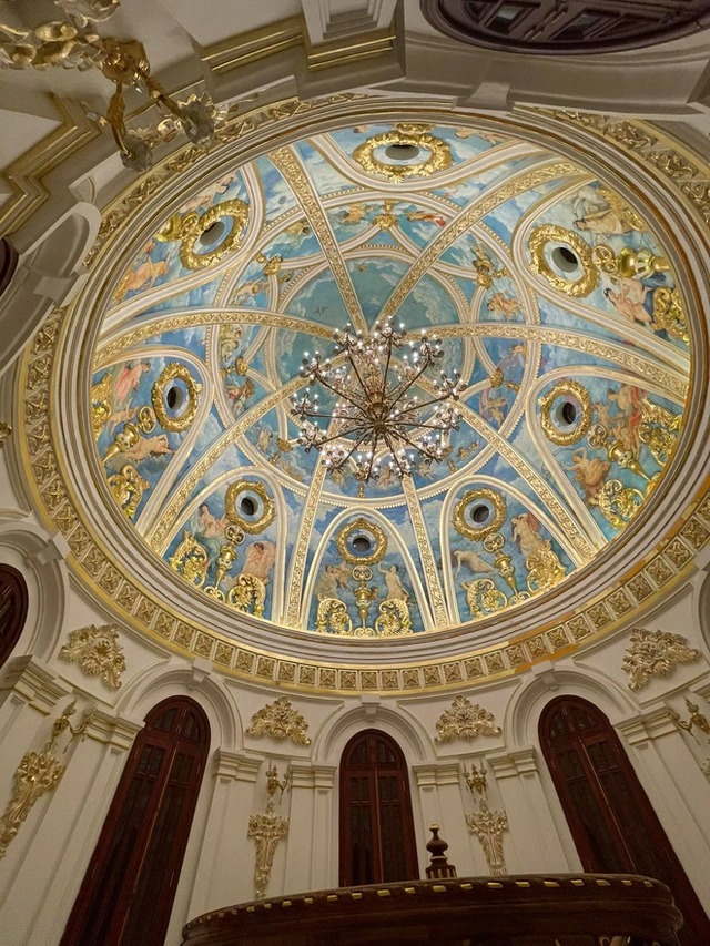 Lâu đài - Ảnh 1