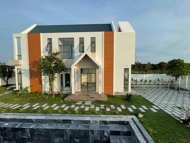 Lê Giang khoe biệt thự 10 tỷ mới tậu hoành tráng: Gần Hồ Tràm, có bể bơi riêng