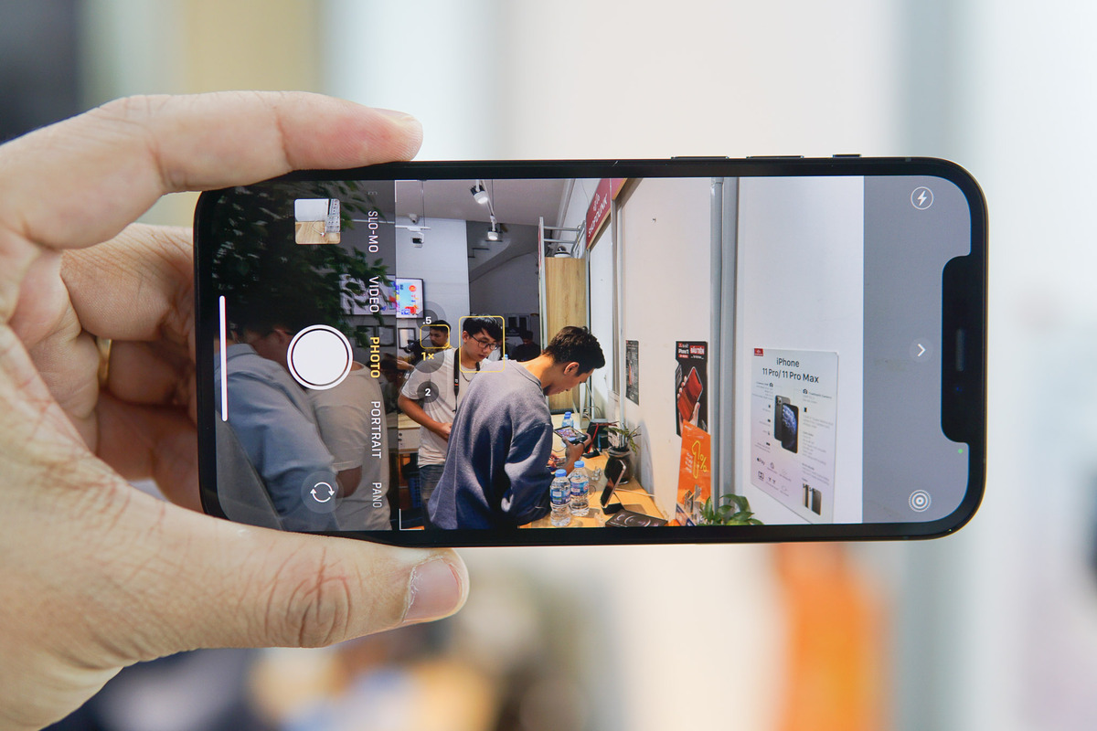 Trải nghiệm iPhone 12 Pro tại Việt Nam, giá từ 31 triệu đồng - Ảnh 4
