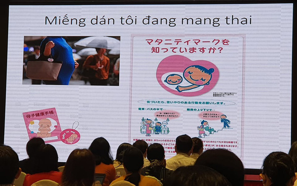 Việt Nam sẽ triển khai dán tem