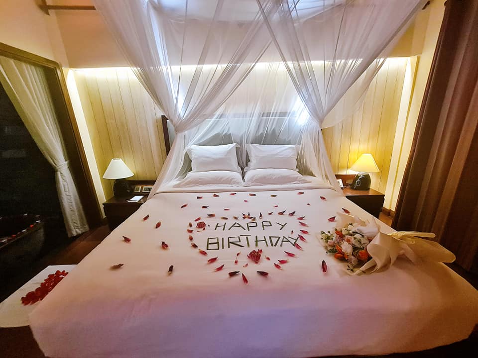 Chiếc giường ở khách sạn tiết lộ đêm mật ngọt của Ngô Thanh Vân với 'ai đó' trong ngày sinh nhật - Ảnh 2