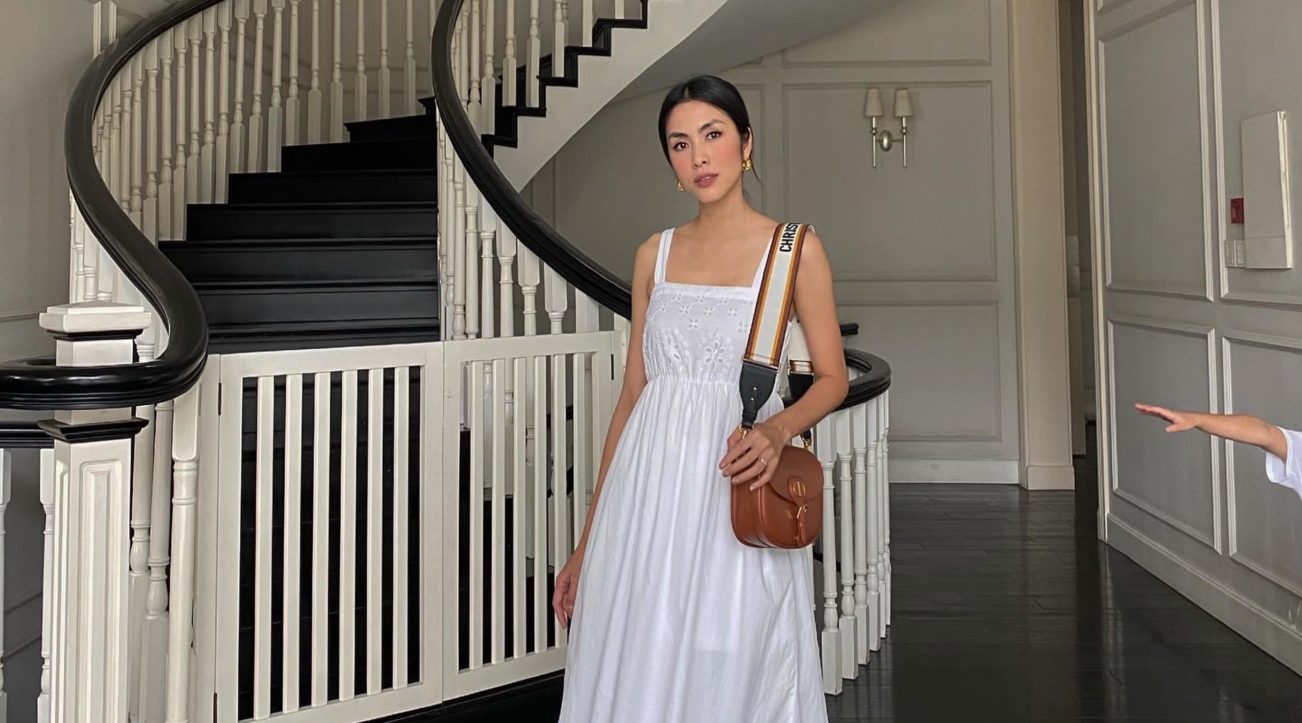 Chụp ảnh trăm lần như một, vì sao Tăng Thanh Hà vẫn nhận nghìn like?