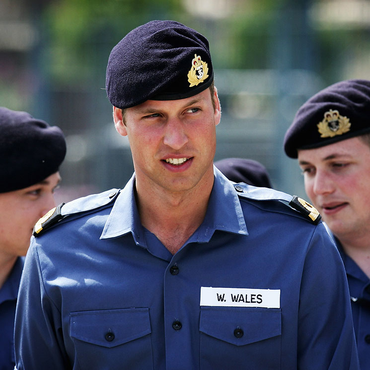 Hoàng tử William tập luyện với Hải quân Hoàng gia tại Trường Cao đẳng Hải quân Hoàng gia Britannia vào ngày 3 tháng 6 năm 2008, ở Dartmouth, Anh