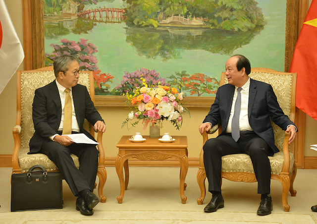 Ông Mai Tiến Dũng tiếp Đại sứ Nhật Bản trong buổi thảo luận cho chuyến viếng thăm của tân Thủ tướng Nhật Bản Suga Yoshihide.