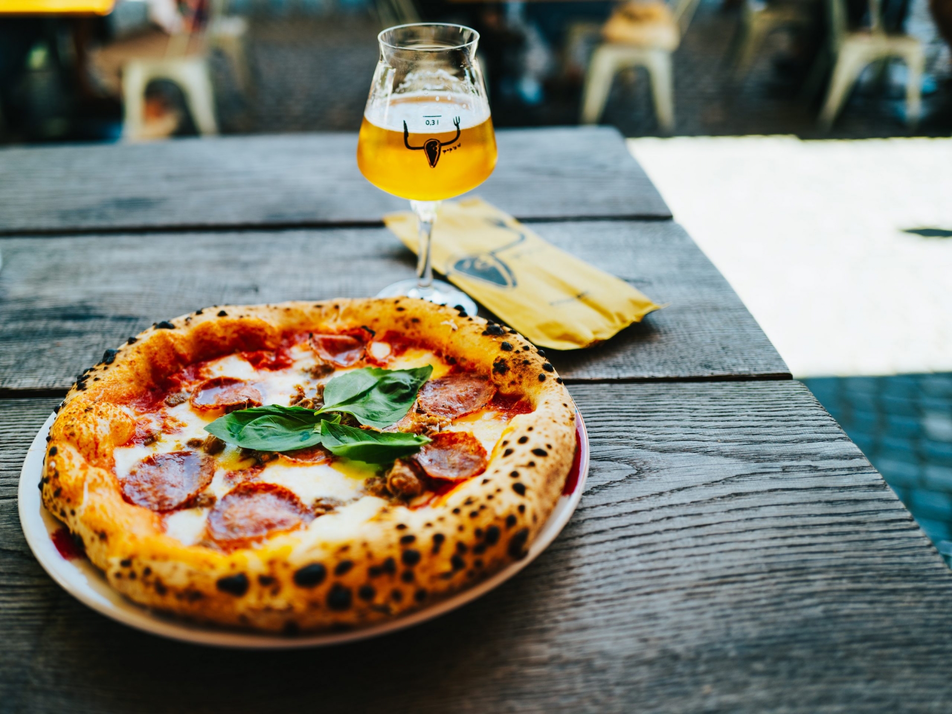 Đối với người Ý, pizza và bia là sự kết hợp hoàn hảo.