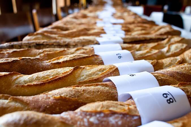 Mỗi năm, khoảng 200 thợ làm bánh ở Paris tham gia cuộc thi Le Grand Prix de la Baguette.