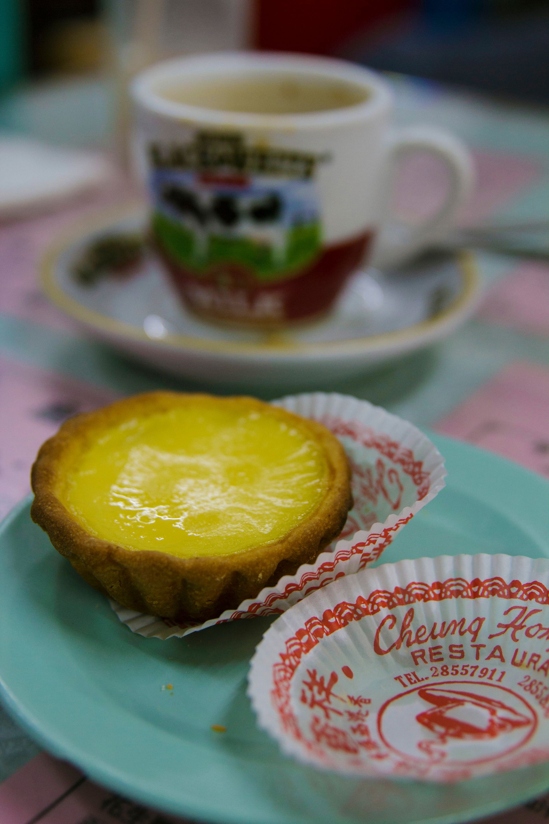Từ Ma Cao món bánh tart trứng đã du nhập vào Hong Kong. Tart trứng là món ăn nhẹ, chủ yếu là để dùng kèm với trà chiều.
