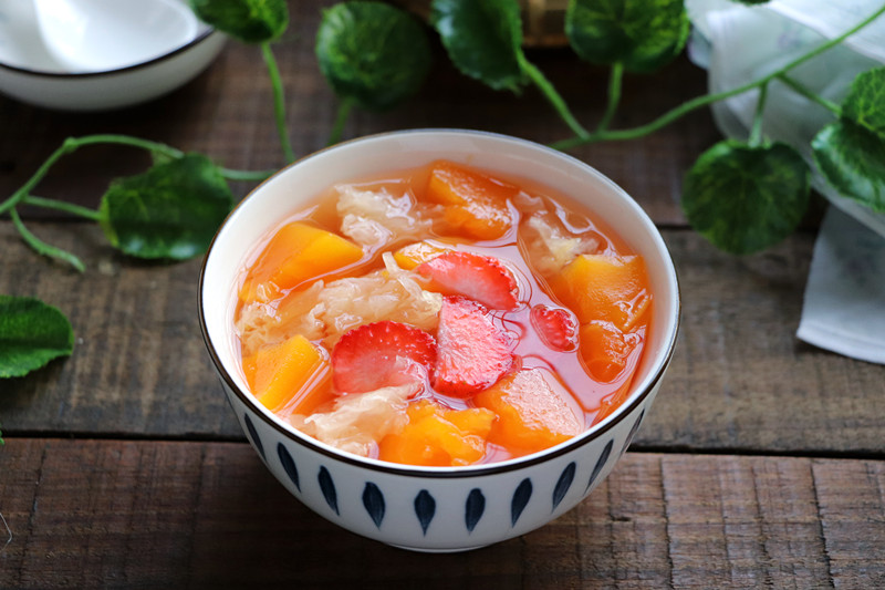 Cách nấu chè nấm tuyết đu đủ giúp cơ thể thải độc, đẹp da