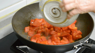 Chỉ 10 phút có ngay món trứng xào cà chua thơm ngon cho ngày bận rộn - Ảnh 6