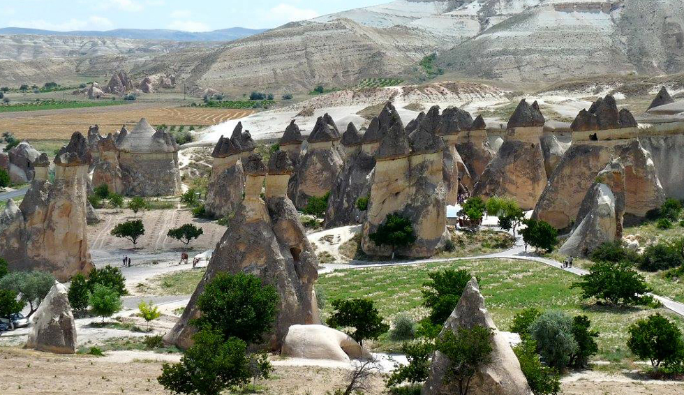 Pasabag, còn được gọi là “Thung lũng của các nhà sư”, là nơi sinh sống của các khối đá hình nấm.