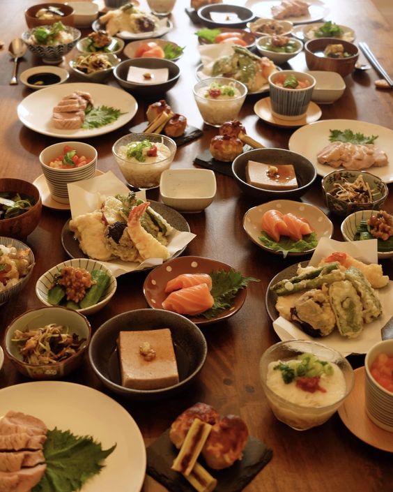 Triết lý Kaiseki ryori ban đầu - một bữa ăn cơ bản giúp ngăn chặn cơn đói.