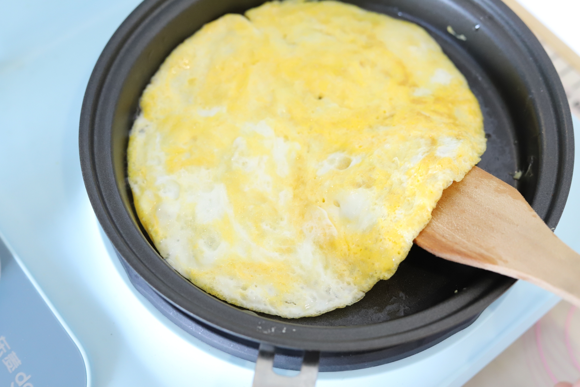 Cách làm bánh sandwich kẹp ham trứng cả nhà đều mê cho bữa sáng cuối tuần - Ảnh 2