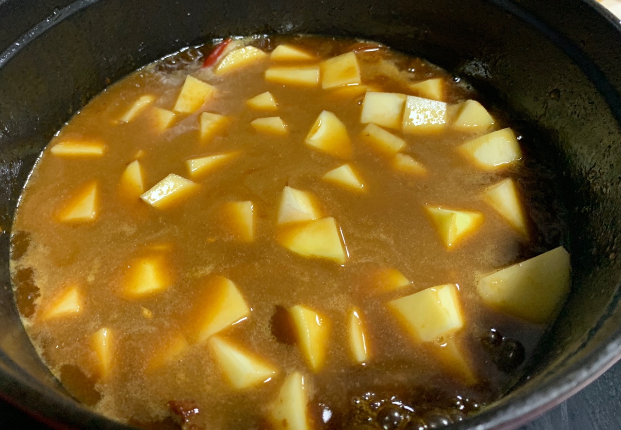 Công thức làm thịt bò kho khoai tây đậm vị ngon cơm - Ảnh 8