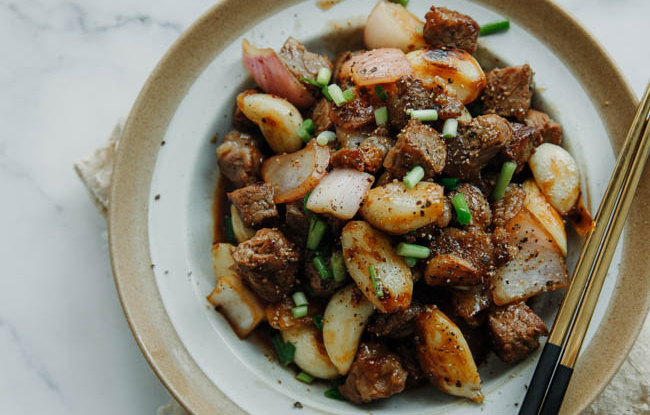 Cách làm thịt bò xào tỏi món ngon nóng hổi đậm đà cho bữa cơm chiều