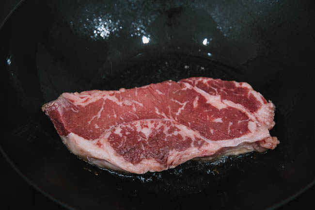 Cách làm thịt bò xào tỏi món ngon nóng hổi đậm đà cho bữa cơm chiều - Ảnh 3