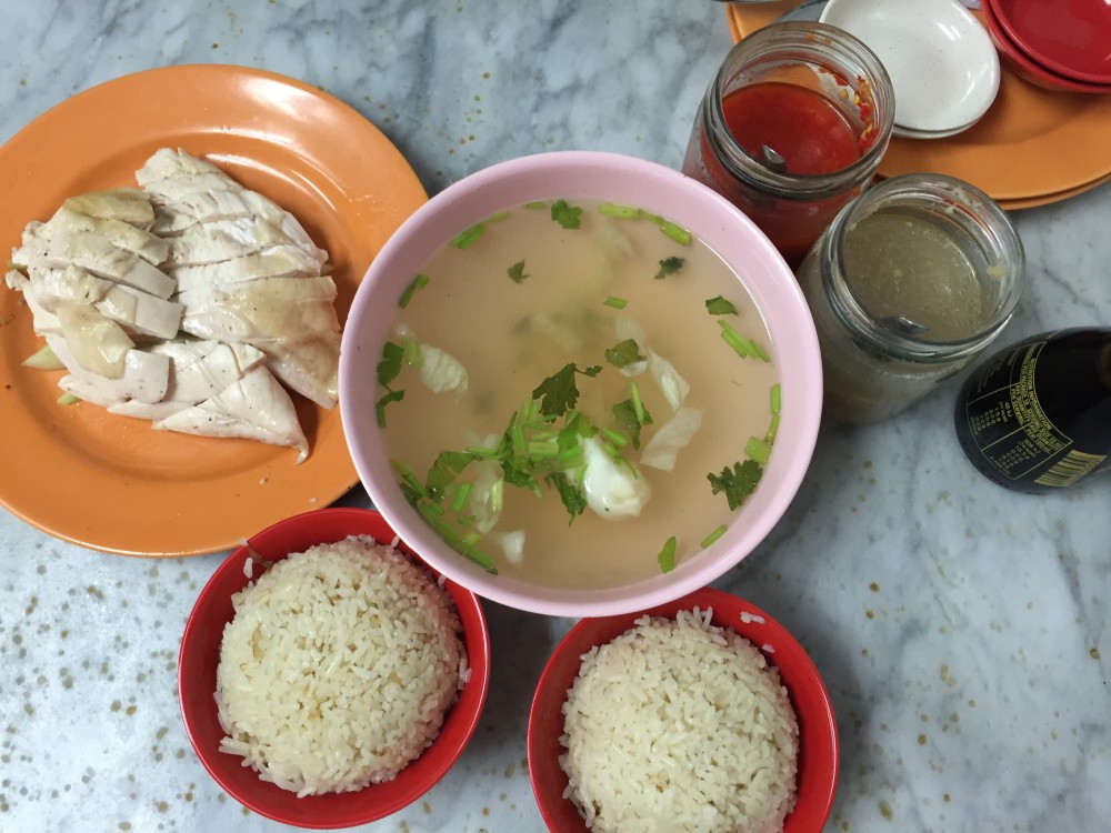 Cơm gà Hải Nam, món cơm bình dân nhưng là món ăn quốc dân của Singapore - Ảnh 4