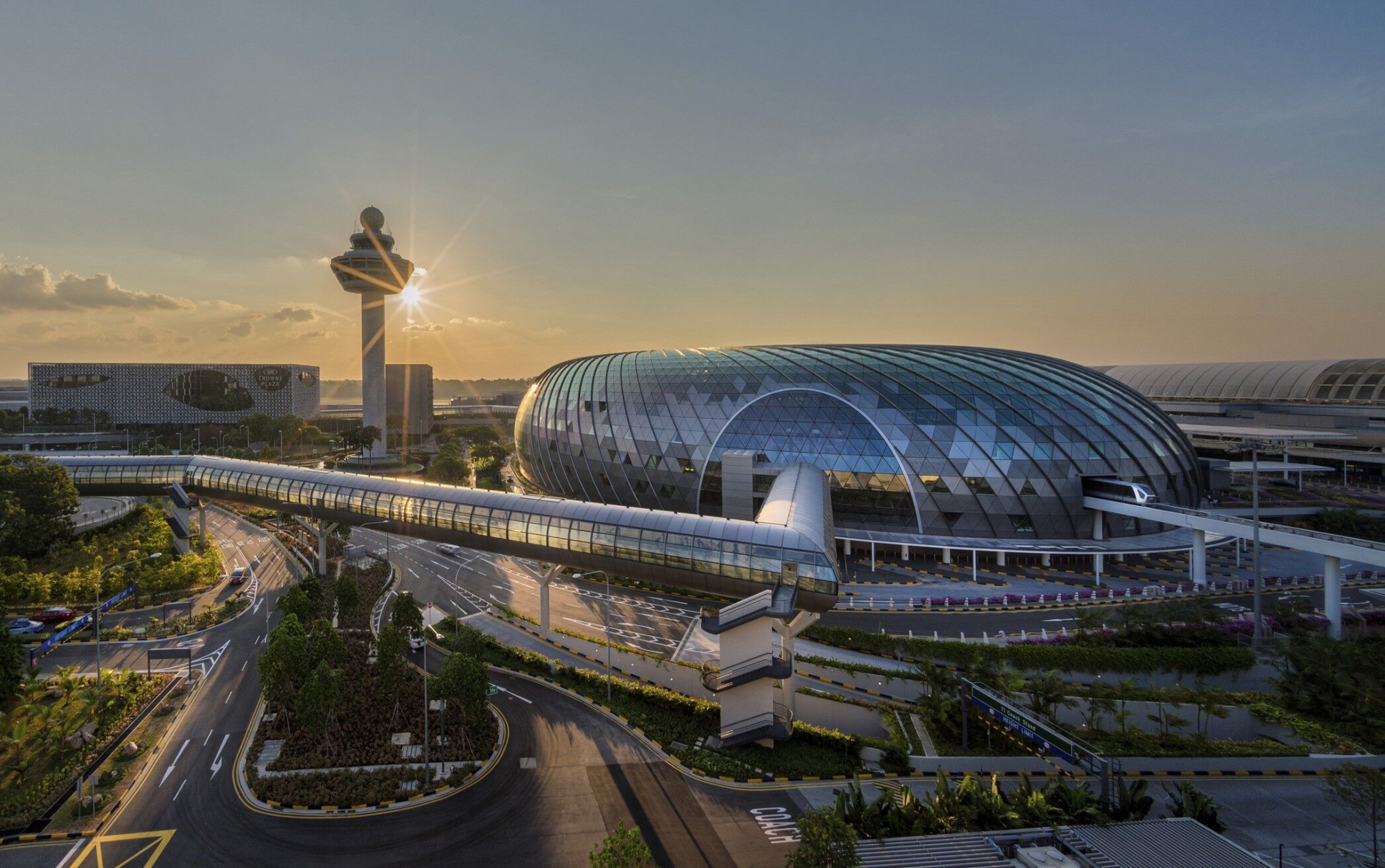 8 trải nghiệm khiến bạn quên đi việc chờ đợi ở sân bay Changi, Singapore - Ảnh 1