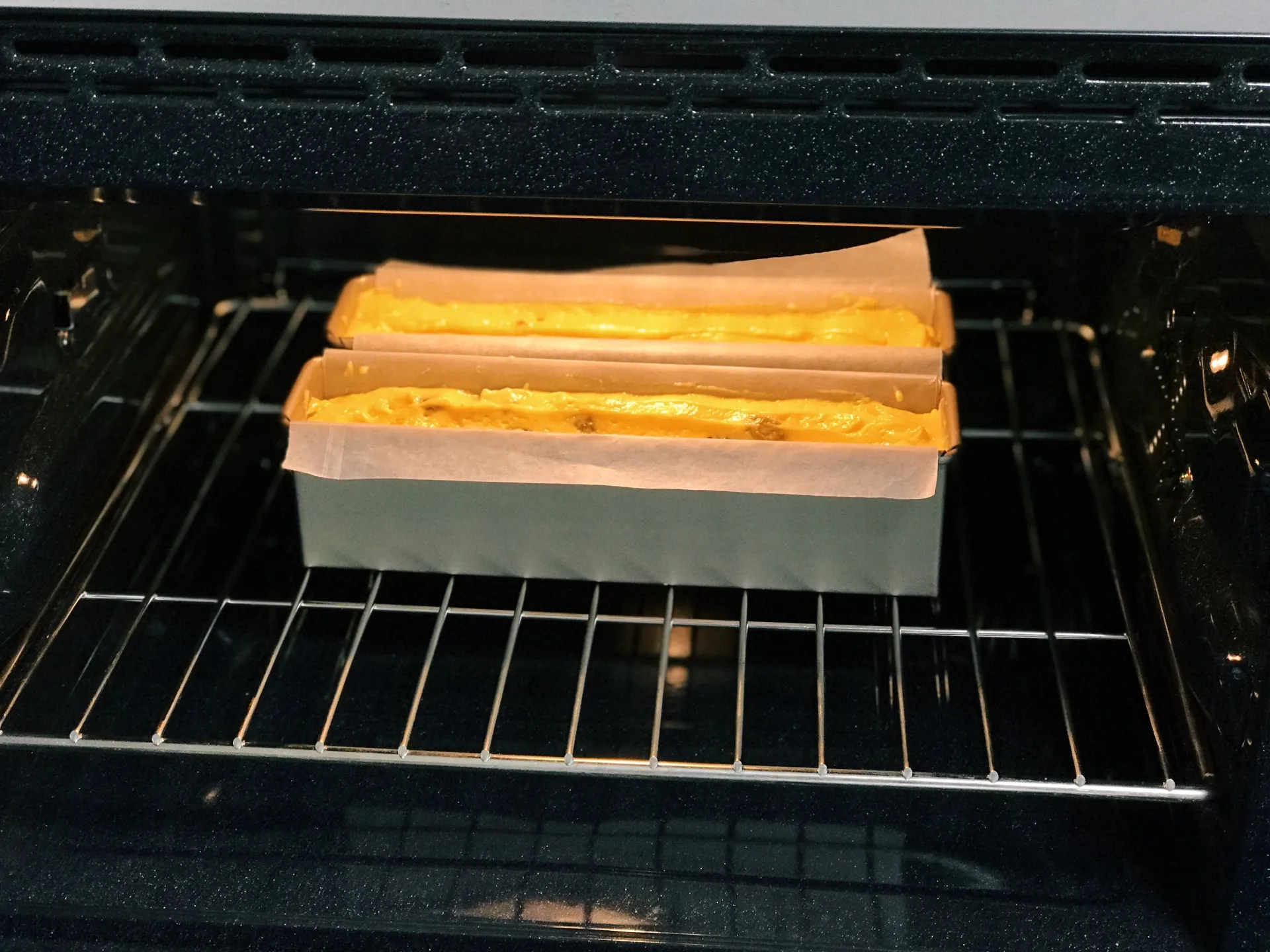Cách làm bánh bông lan nho đơn giản mà ngon hết ý - Ảnh 8