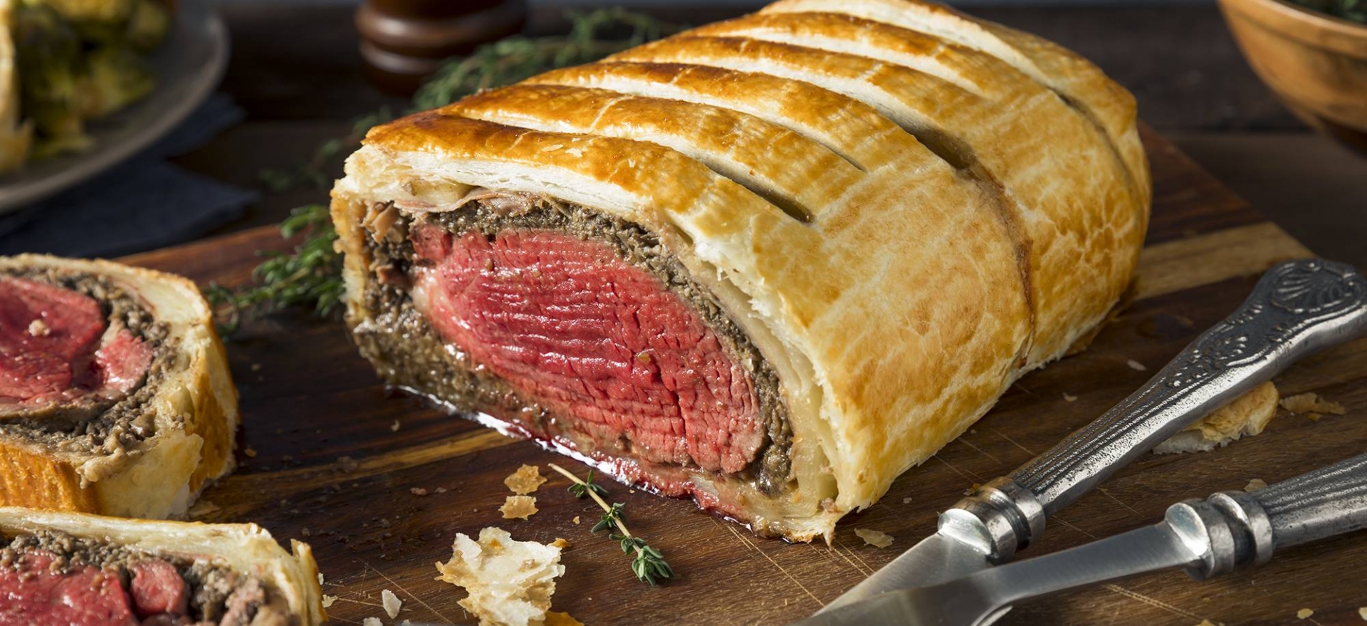 Mọi điều bạn cần biết về Beef Wellington, một món ăn đầy thách thức ngay cả đối với một đầu bếp giỏi - Ảnh 1