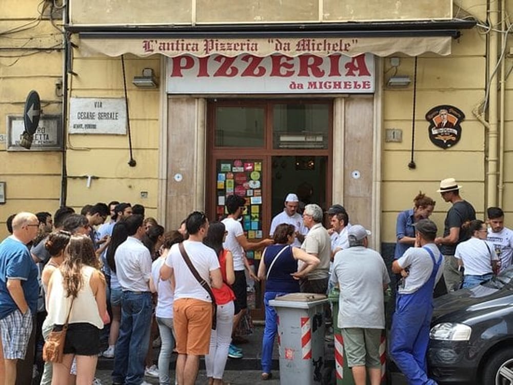 Pizzeria da Michele – tiệm pizza được 'Ăn, Cầu nguyện và Yêu' khen ngợi - Ảnh 6