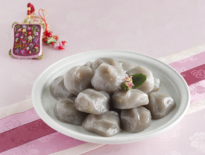 Songpyeon, món bánh nửa vầng trăng nhất định phải có trong Tết Trung thu ở Hàn Quốc - Ảnh 6