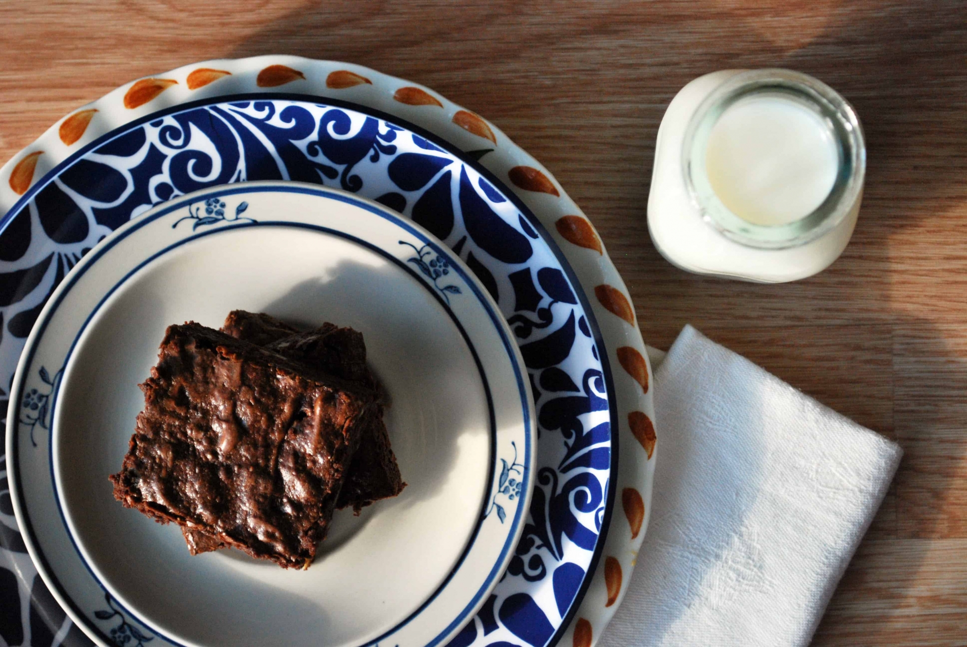 Brownies, món bánh sô cô la dễ làm và được ưa chuộng trên toàn thế giới - Ảnh 4