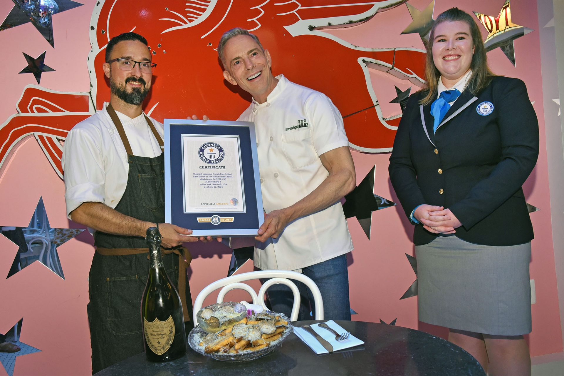 Nhà hàng Serendipity3 tại thành phố New York vừa phá kỷ lục Guinness thế giới với món khoai tây chiên đắt nhất thế giới.