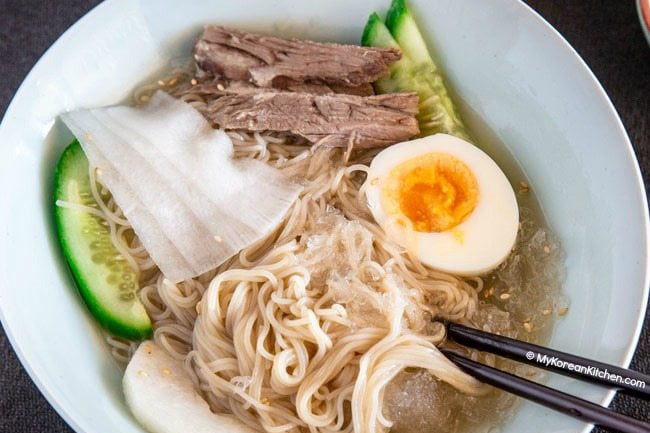 Cách làm mì lạnh Hàn Quốc chuẩn vị thơm ngon