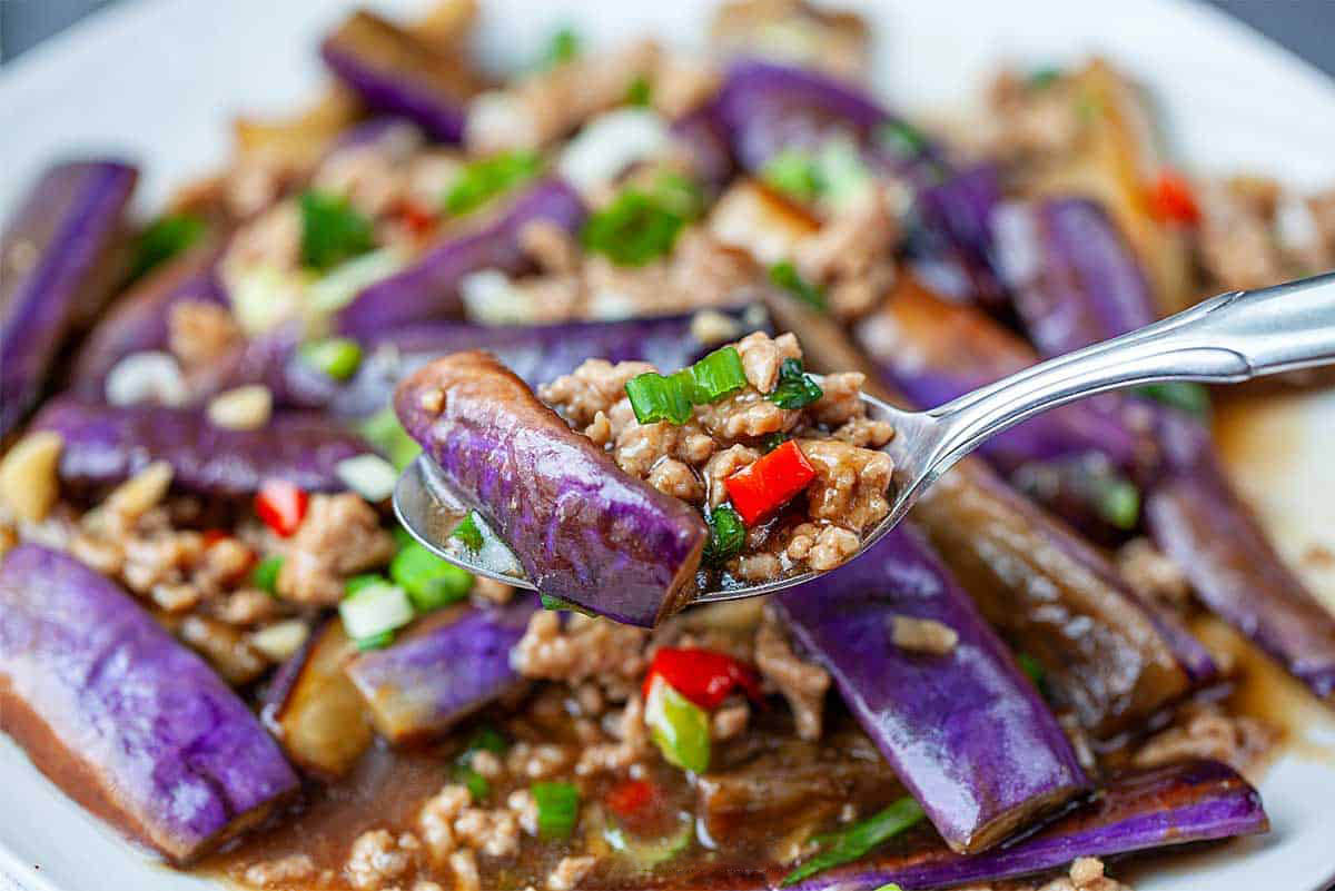 Cách làm cà tím sốt thịt bằm đậm đà, lạ miệng, ăn kèm cơm trắng là đúng bài